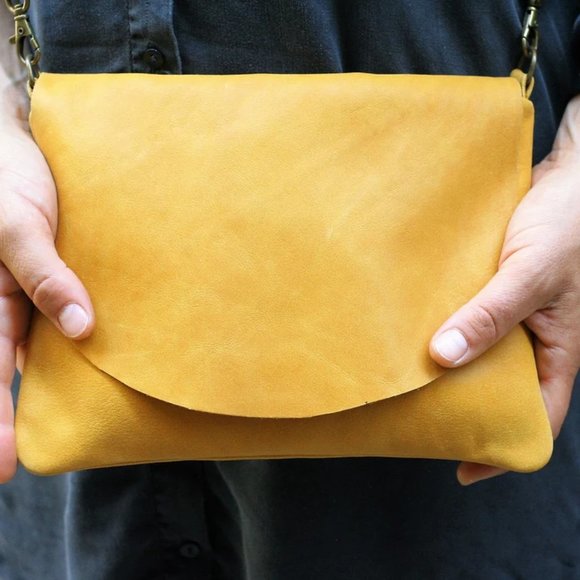 CLEARANCE NEW HANDMADE IN SPAIN MUSTARD YELLOW CROSSBODY - Picture 3 of 3
